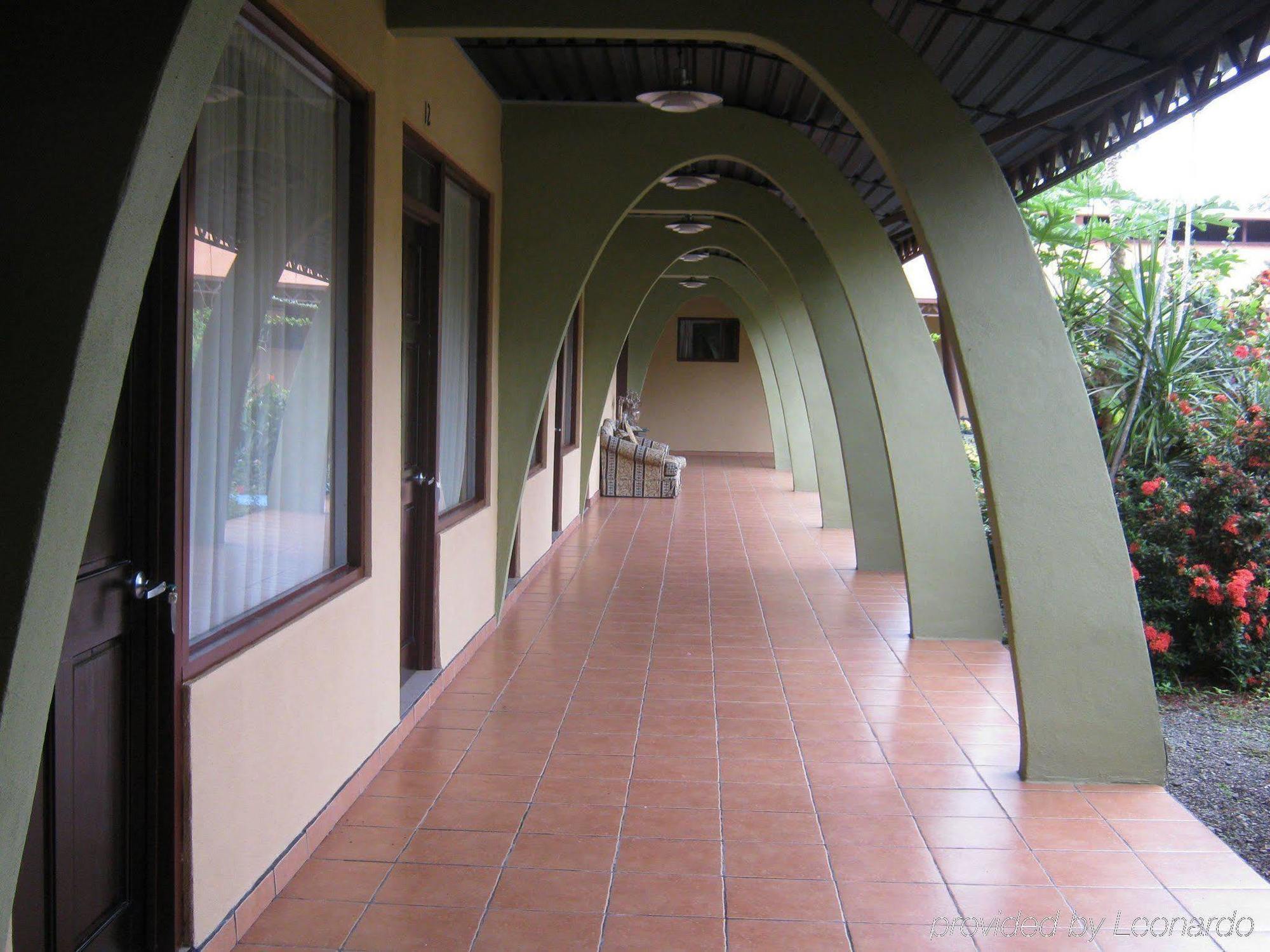 Kayak Lodge Damas ภายนอก รูปภาพ