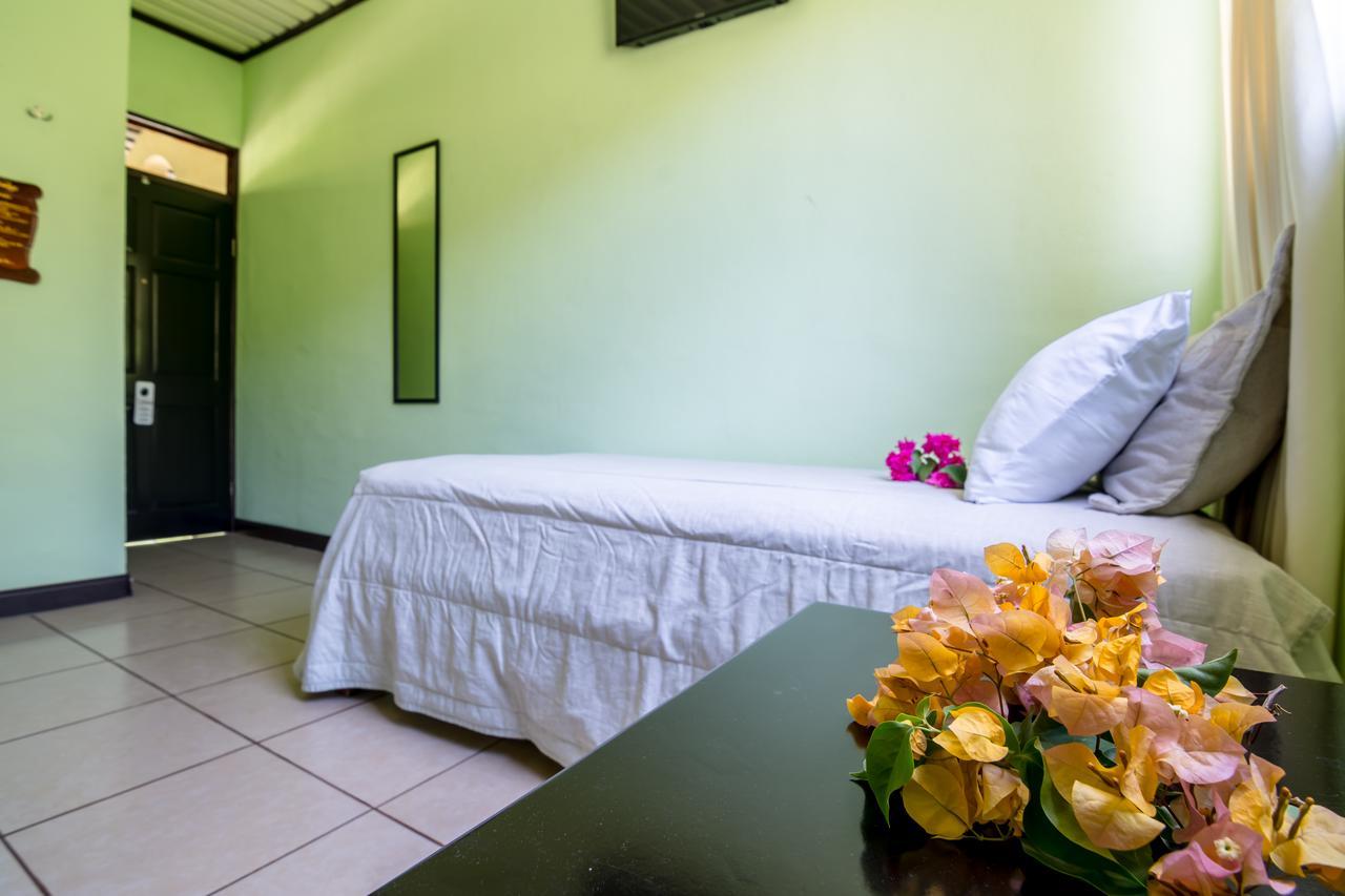 Kayak Lodge Damas ภายนอก รูปภาพ